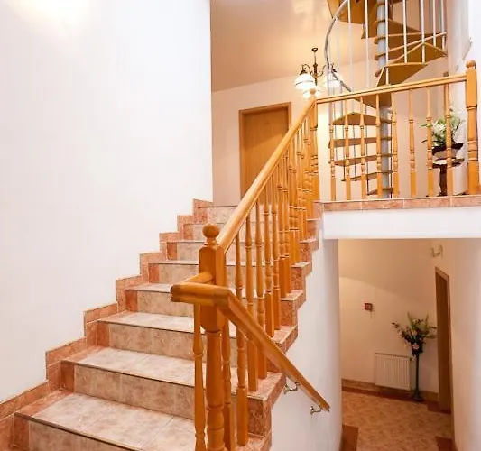 Nova - 4 Minuty Od Plazy 波别罗沃