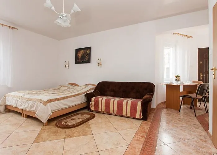 Nova - 4 Minuty Od Plazy * 波别罗沃